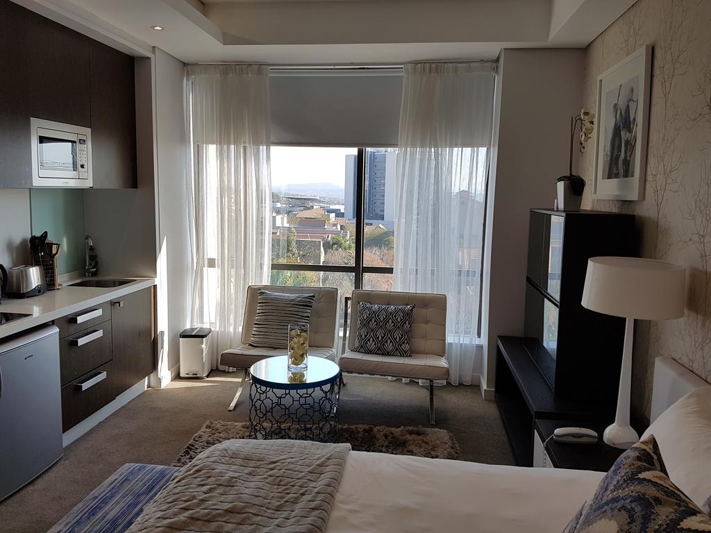 Apartment 615 Sandton Skye Johannesburg